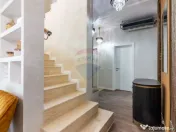 Casă / Vilă de lux cu 5 camere de vânzare în zona Sud... 