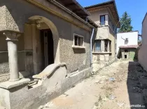 Vanzare 2 case strada comana 36 si 38