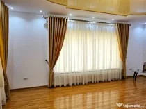 Proprietate Piatra Neamt-Vila cocheta,prevazuta cu terasa,garaj ,teren