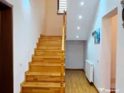 Proprietate Piatra Neamt-Vila cocheta,prevazuta cu terasa,garaj ,teren 