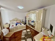 Casă / Vilă cu 4 camere de vânzare 