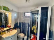 Casă / Vilă cu 4 camere de vânzare 