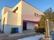 Săbăreni, vilă 210 mp utili, teren 508 mp, la 12 km de... 