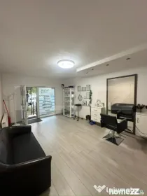 Apartament de 3 camere, parter inalt, spatiu comercial
