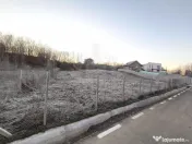 TEREN INTRAVILAN//COM. PLOPU//1300//2700 MP 