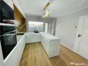 Casa individuala la cheie 400 mp teren 2 pivnite 4 camere 14 