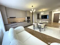 P.F vând apartament 3 camere Florești, Cetății, două băi, bloc cu lift
