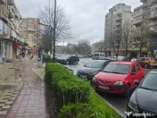 Vand 3 spatii comerciale in Deva zona foarte buna. 