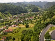 FILM!View superb catre munti,teren pretabil constructie Hote 