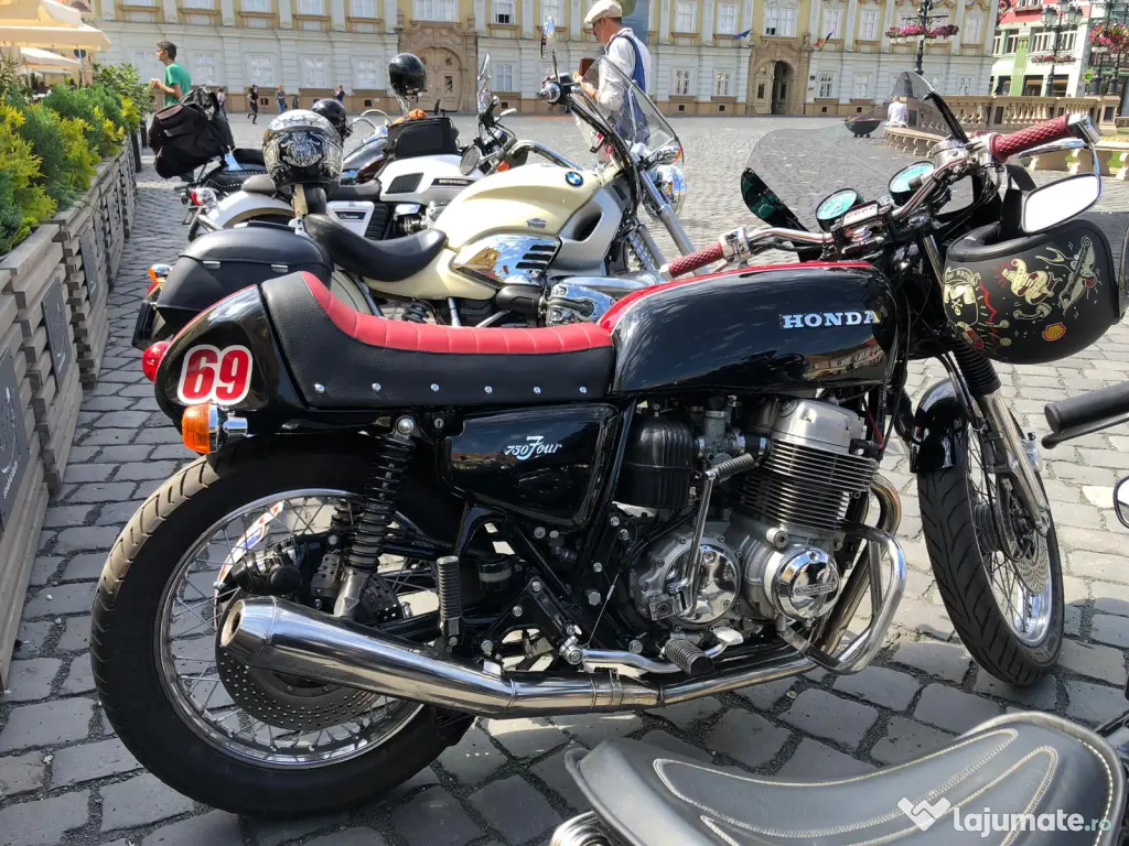 Motocicleta Honda CB 750 Cafe Racer