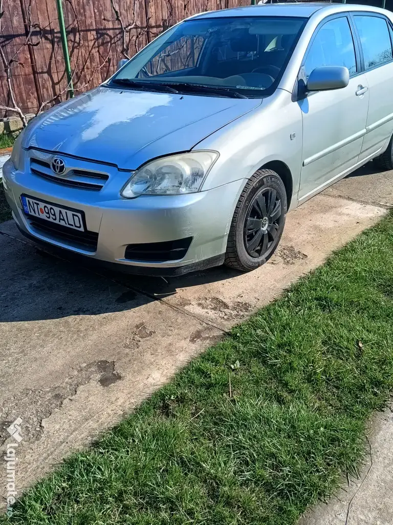 Toyota corolla hatchback 2006 benzina