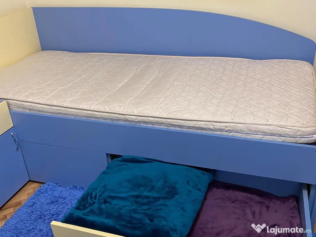 Vind pat,saltea,etajere,covoare,