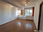 Apartament 3 camere 80 mp | Parcare - Curte | M. Aparatorii