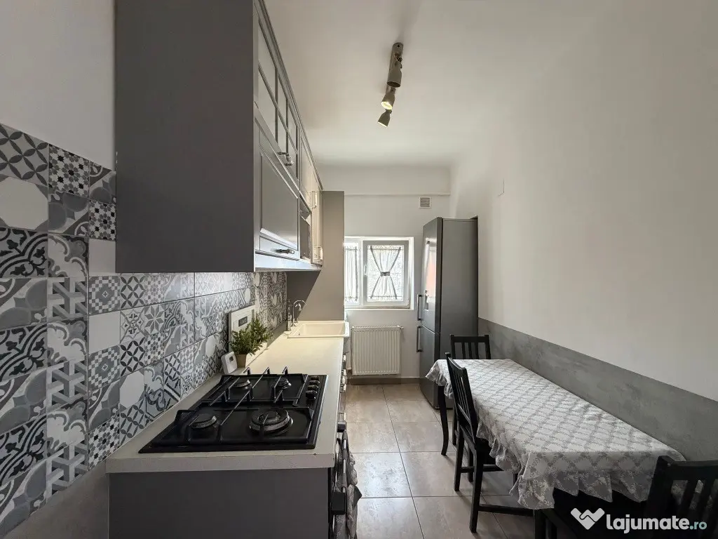 Bd.Aviatorilor 3 camere DECOMANDAT etaj 3/3 proprietar, renovat recent