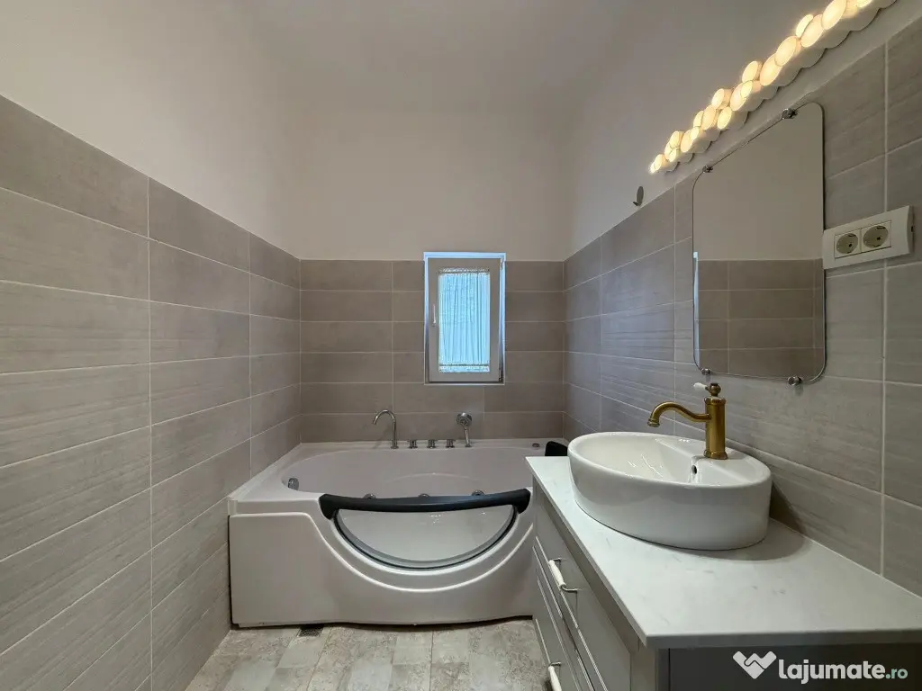 Bd.Aviatorilor 3 camere DECOMANDAT etaj 3/3 proprietar, renovat recent