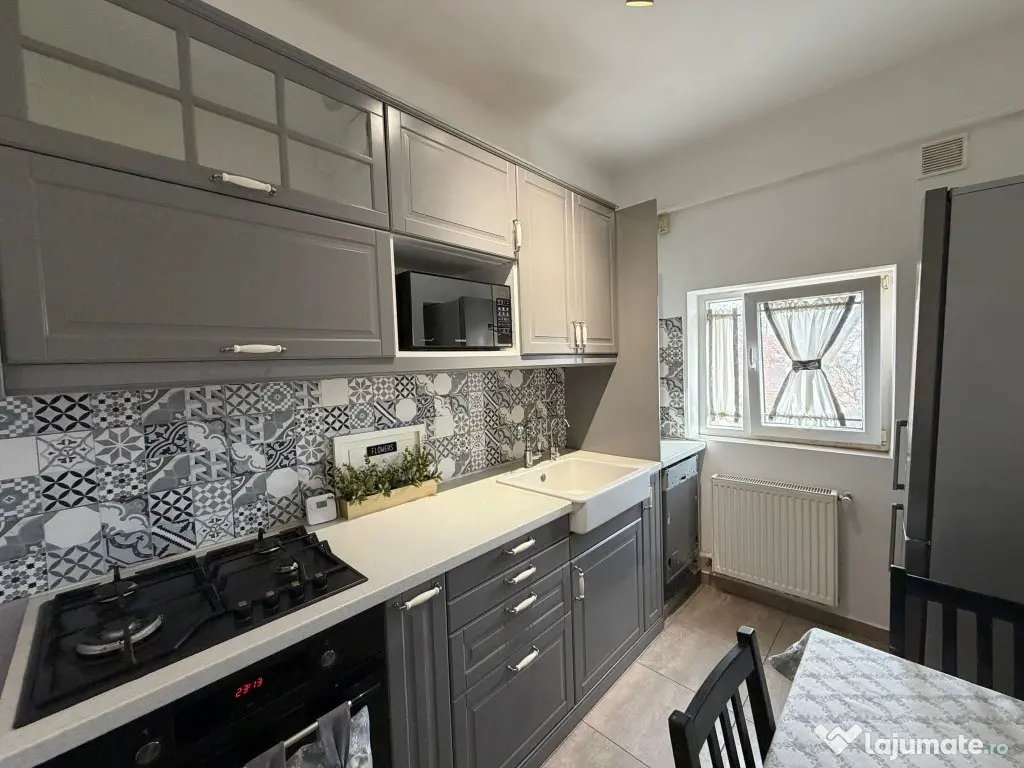 Bd.Aviatorilor 3 camere DECOMANDAT etaj 3/3 proprietar, renovat recent