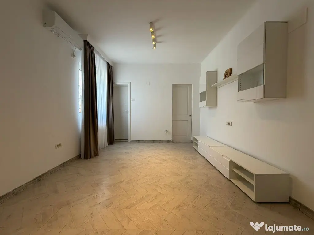 Bd.Aviatorilor 3 camere DECOMANDAT etaj 3/3 proprietar, renovat recent