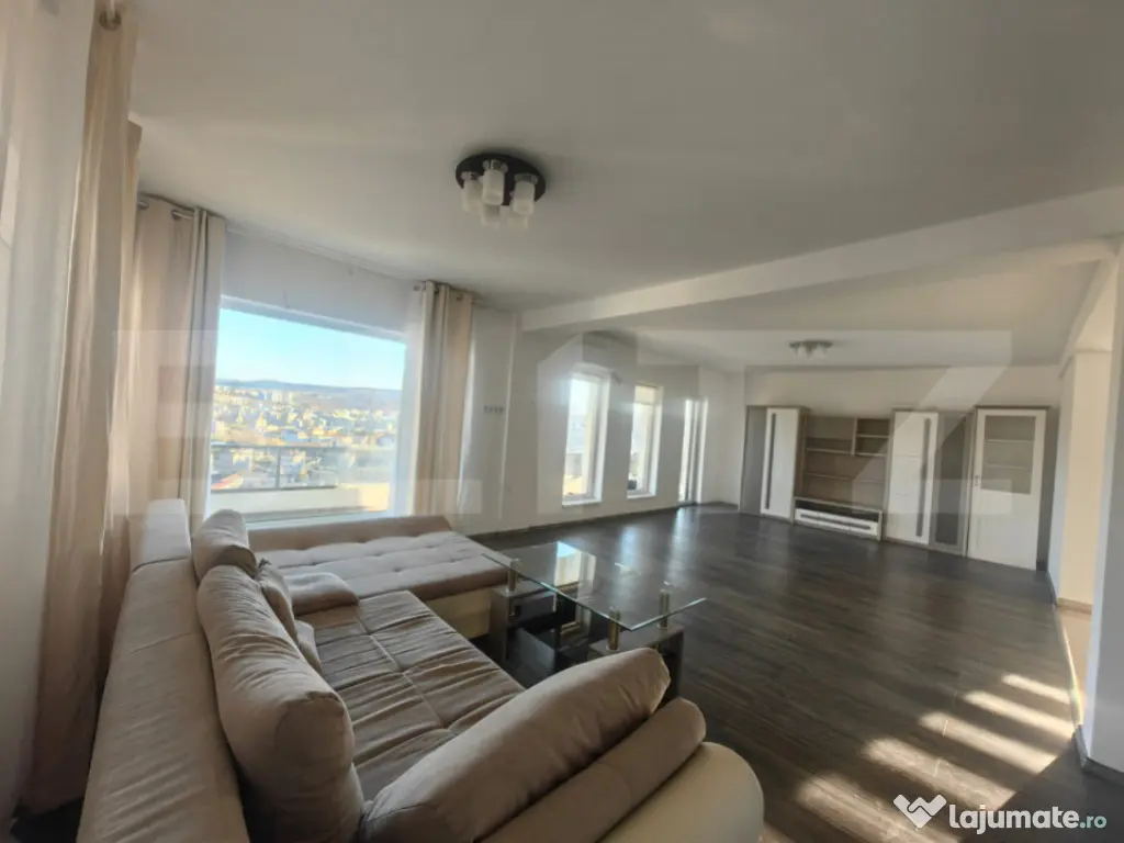 Apartament generos cu 3 camere, 155 mp, 2 parcari, zona Gri