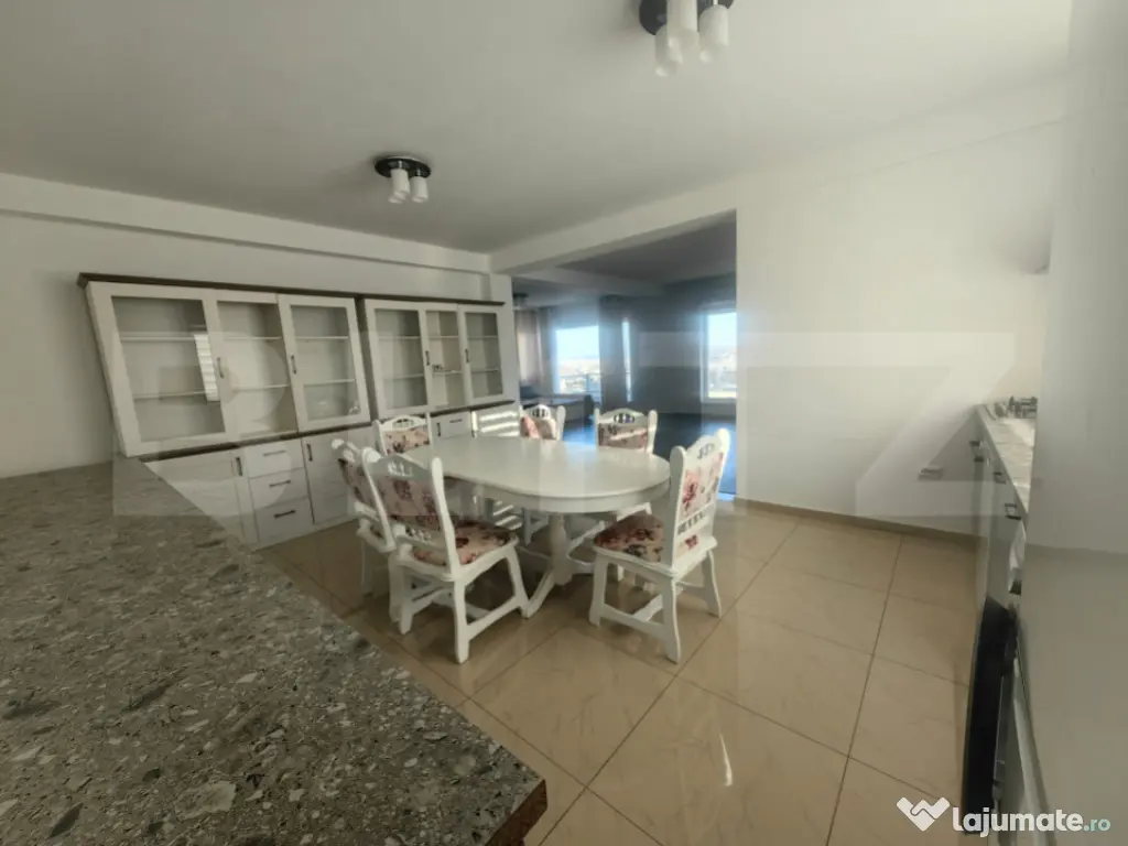 Apartament generos cu 3 camere, 155 mp, 2 parcari, zona Gri