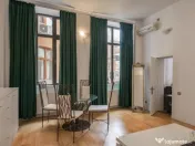 Business cu identitate: Apartament Unirii , demisol, parter 