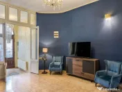 Business cu identitate: Apartament Unirii , demisol, parter 