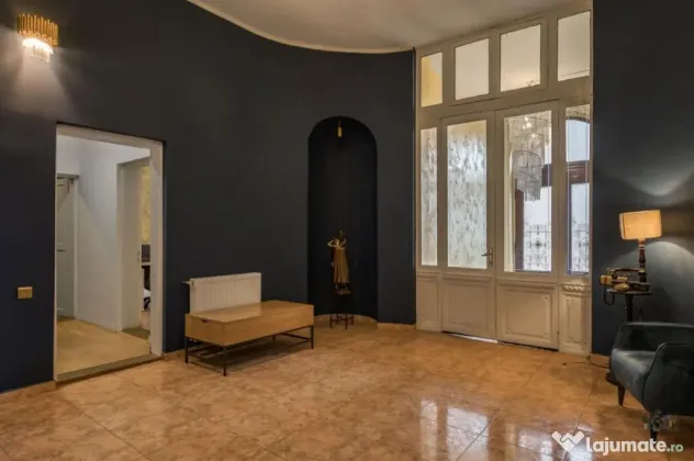 Business cu identitate: Apartament Unirii , demisol, parter