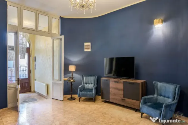 Business cu identitate: Apartament Unirii , demisol, parter
