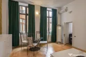 Business cu identitate: Apartament Unirii , demisol, parter