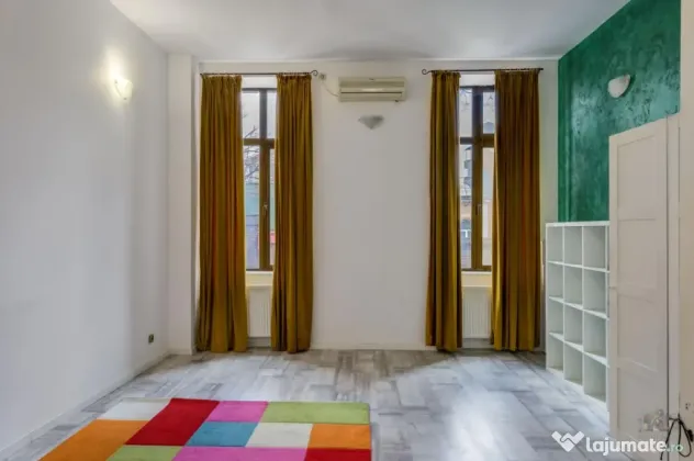 Business cu identitate: Apartament Unirii , demisol, parter