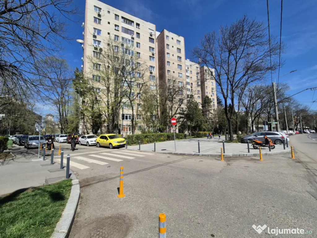 Apartament de 2 camere, etaj 2, lângă parc și metrou!
