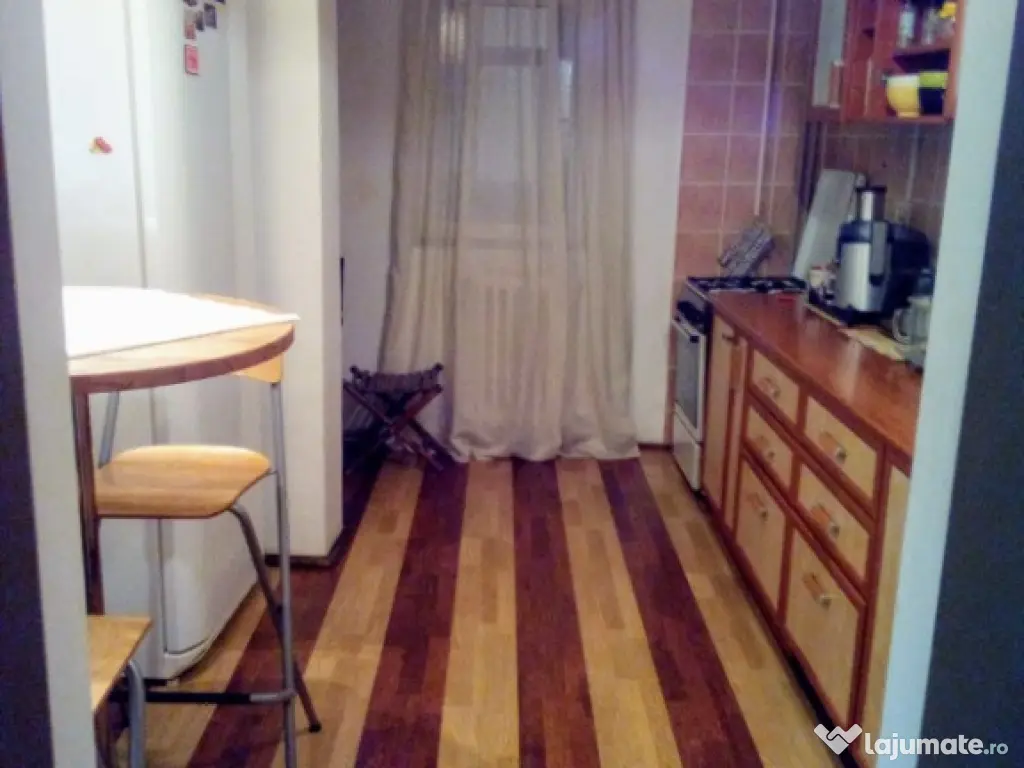 Faleza Nord , 4 camere decomandat