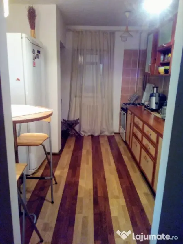 Faleza Nord , 4 camere decomandat
