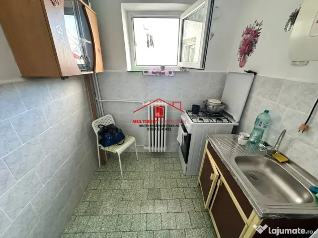 Apartament etaj 3- strada Eternitatii !