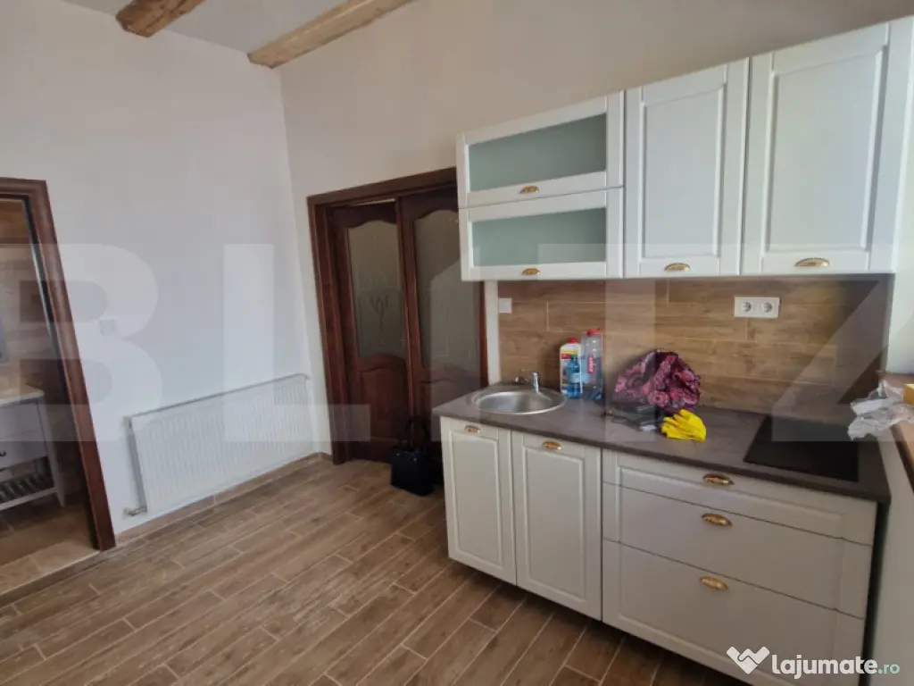 Casa de inchiriat, 2 camere, 60 mp, renovata, mobilata - zon