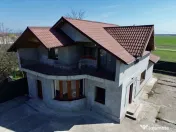 Casă / Vilă cu 5 camere de vânzare Garoafa/Rachitosu 