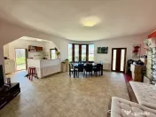 Casă / Vilă cu 5 camere de vânzare Garoafa/Rachitosu 