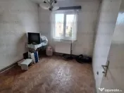 Apartament de renovat, 2 camere, centrala terminca,termopane, Florilor 