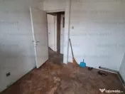 Apartament de renovat, 2 camere, centrala terminca,termopane, Florilor 