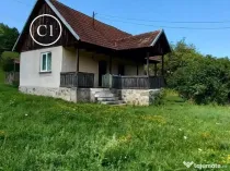 Vând Proprietate la Valea Bradului,