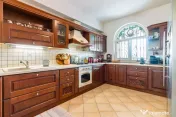 Vanzare Vila 7 camere zona Brancoveanu Strada Lastarului/... 