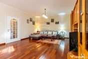 Vanzare Vila 7 camere zona Brancoveanu Strada Lastarului/... 