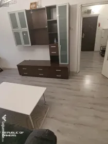 Inchiriem apartament 3 camere zona 1 decembrie