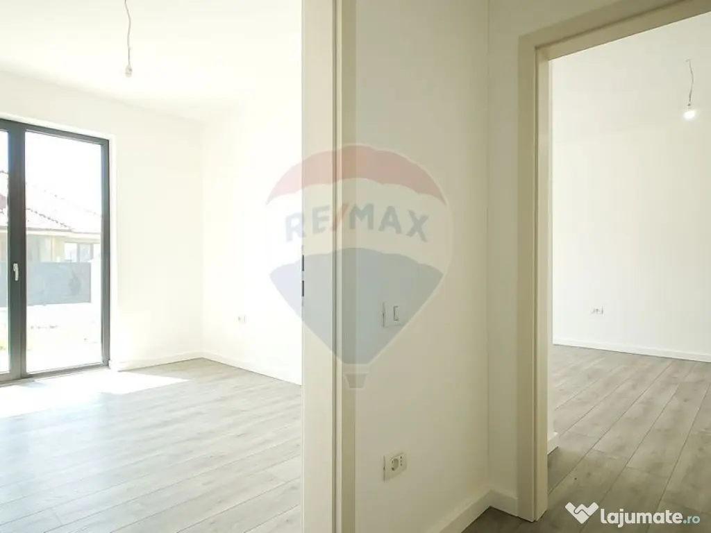 Casă cu 5 camere de vânzare