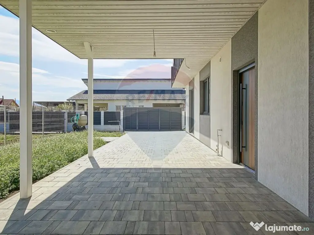 Casă cu 5 camere de vânzare