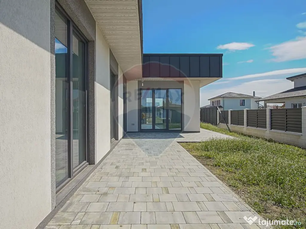 Casă cu 5 camere de vânzare