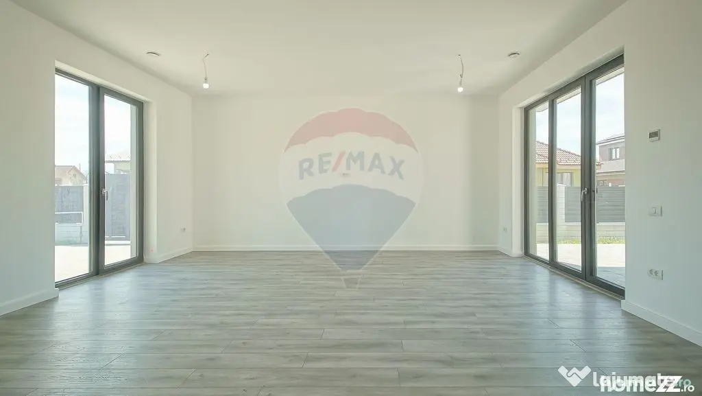 Casă cu 5 camere de vânzare, Hălchiu