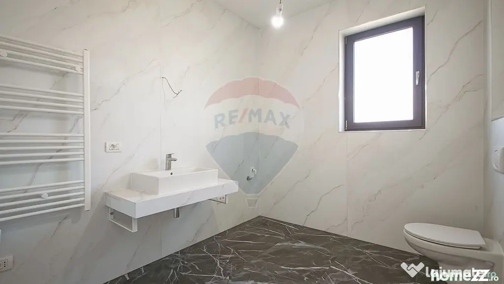 Casă cu 5 camere de vânzare, Hălchiu