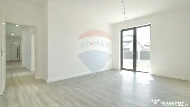 Casă cu 5 camere de vânzare, Hălchiu