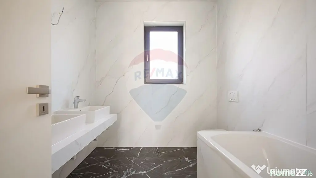 Casă cu 5 camere de vânzare, Hălchiu