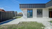 Casă cu 5 camere de vânzare, Hălchiu
